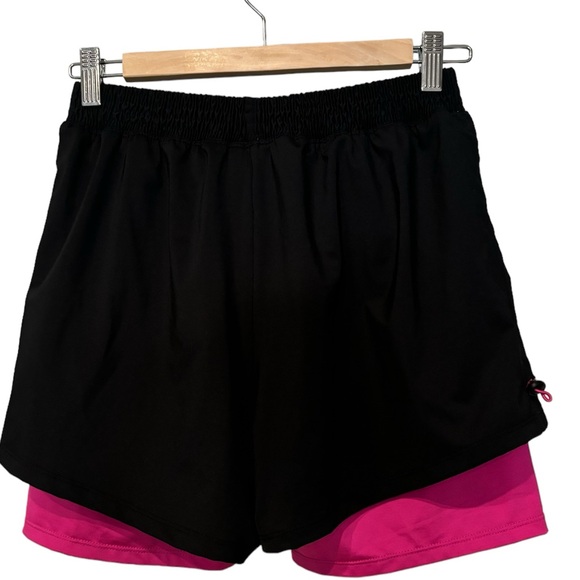 Sport shorts double layers black and pink, adjustable length size S - Picture 2 of 3